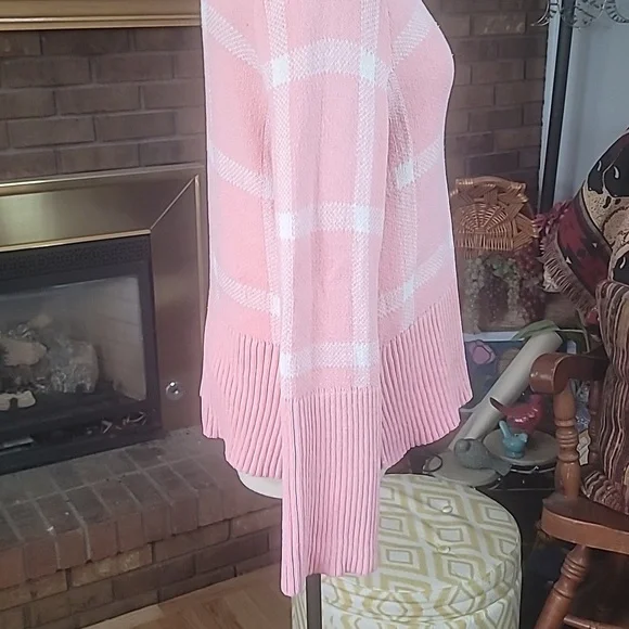 Pink and white mock neck sweater ribbed flare sleeves no tags see measurements - Picture 8 of 14